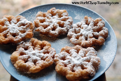 Rosettes with Powdered Sugar